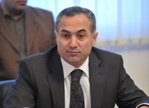 Натиг Мамедов во время собрания собрания Центральной избирательной комиссии АР, Баку, Азербайджан, 22 января 2009г.