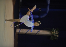 Выступление и награждение гимнасток 1998-1999 г. рождения на 16-ом азербайджанском чемпионате по художественной гимнастике в Баку, Азербайджан, 4 апреля. 2009 г.