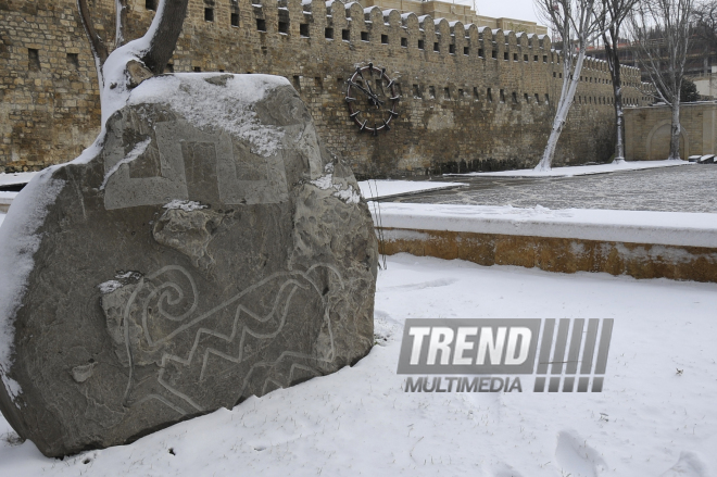 Bakıda ilk qar,Bakı,Azərbaycan,26 yanvar 2010-cu il.
 
