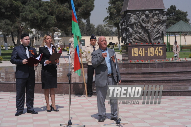 Flowers laid at common graves of Great Patriotic War heroes in Baku, Baku, Azerbaijan, May 7, 2010