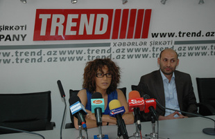 Singer Roya Aykhan's news conference, Trend press center, Baku, Azerbaijan, May 26, 2010   