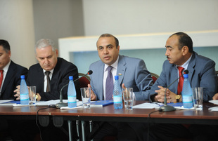 Conference of State NGO Support Council under the Azerbaijani President on annual report, Head of the State NGO Support Council under the Azerbaijani President Azay Guliyev, Presidential Administration Socio-political Department Head Ali Hasanov, Baku, Azerbaijan, June 25, 2010
 
