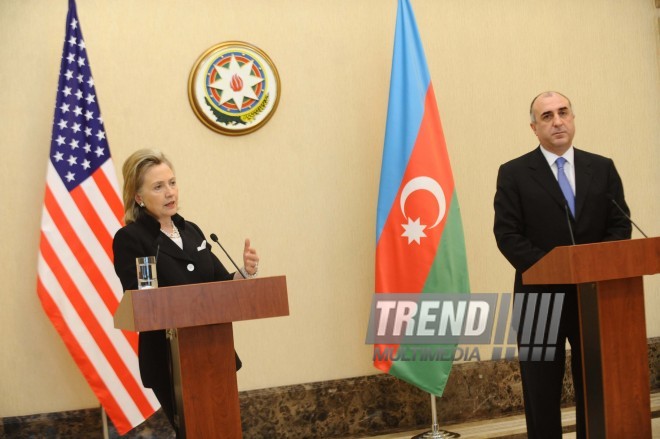 ABŞ dövlət katibi Hillari Klinton Bakıda Azərbaycana səfərinin yekunları üzrə mətbuat konfransında, Azərbaycan, Bakı, 4 iyul 2010- cu il