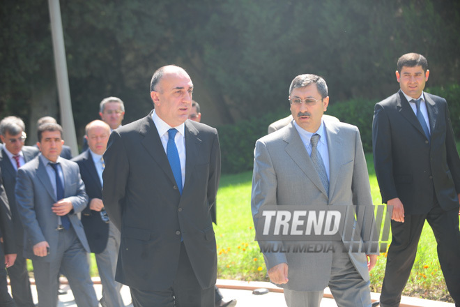 Azerbaijani FM's leadership visit Alley of Honors, Baku, Azerbaijan, Jule 09, 2010 