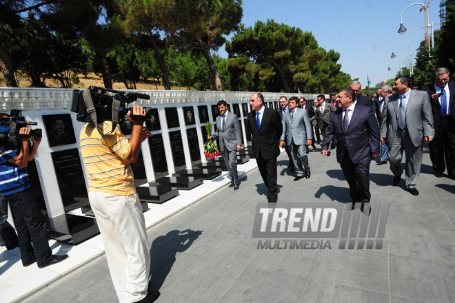 Azerbaijani FM's leadership visit Alley of Honors, Baku, Azerbaijan, Jule 09, 2010 