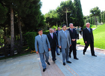 Azerbaijani FM's leadership visit Alley of Honors, Baku, Azerbaijan, Jule 09, 2010 