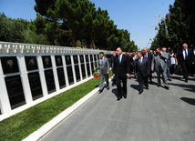 Azerbaijani FM's leadership visit Alley of Honors, Foreign Minister Elmar Mammadyarov, Baku, Azerbaijan, Jule 09, 2010 