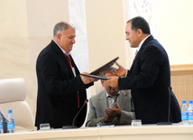 Scientific Research Institute on Economic Reforms under the Ministry of Economic Development and Azerbaijani National Academy of Sciences' Economic Institute sign agreement on cooperation in scientific-research sphere, Baku, Azerbaijan, 16 july 2010