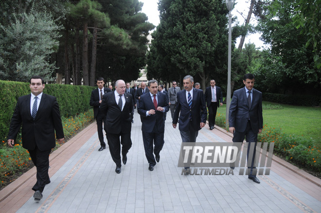 Delegation headed by Georgian Prime Minister Nika Gilauri visits Honorary Cemetery, Baku, Azerbaijan, July 23, 2010