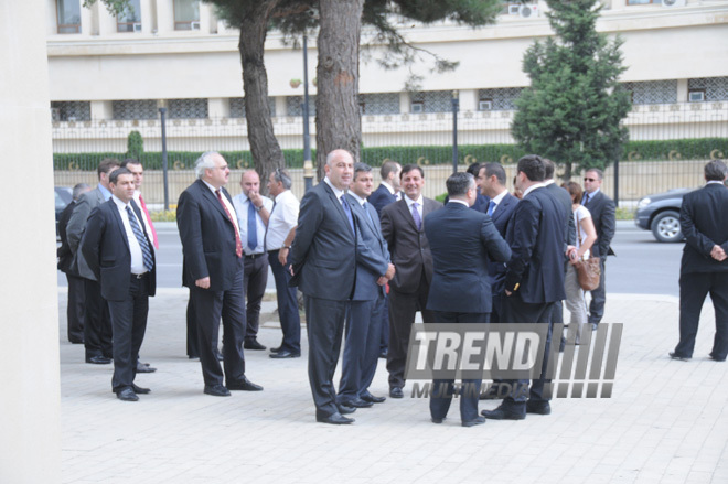 Delegation headed by Georgian Prime Minister Nika Gilauri visits Honorary Cemetery, Baku, Azerbaijan, July 23, 2010