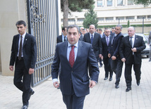 Delegation headed by Georgian Prime Minister Nika Gilauri visits Honorary Cemetery, Baku, Azerbaijan, July 23, 2010