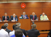 Пресс-конференция государственного министра по внешней торговле Турции Зафара Чаглайана, Баку, Азербайджан, 29 июля 2010 г.