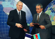 Signing of a contract to launch the Azerspace satellite between the Azerbaijani Communications Ministry and Arianespace,Azerbaijan, Baku, Nov.5 