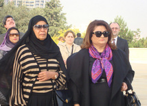 Kuwaiti Women's Affairs Committee Chairperson Sheikha Latifa Al-Fahd Al-Salim Al-Sabah visit Honorary Cemetery and Alley of Martyrs in Baku, Baku, Azerbaijan, Nov. 10, 2010 