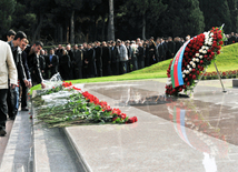 Azerbaijan commemorates 7th anniversary of Heydar Aliyev’s demise, Baku, Azerbaijan, Dec.12, 2010  
