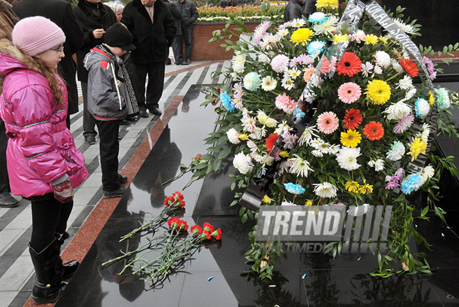 Azerbaijani public commemorates victims of Khojaly genocide, Baku, Azerbaijan, Feb.26. 2011 