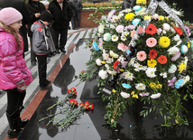 Azerbaijani public commemorates victims of Khojaly genocide, Baku, Azerbaijan, Feb.26. 2011 