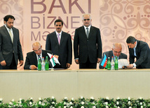 Azerbaijan and the UAE signed a protocol following the third session of the intergovernmental commission on economic, trade and technical cooperation between the two countries, Director General of the UAE Federal Customs Authority Khalid Ali Al-Bostani, Azerbaijani State Customs Committee Aydin Aliyev, UAE Economy Minister Sultan Bin Saeed Al Mansouri, Economic Development Minister Shahin Mustafayev, Baku, Azerbaijan, May 3, 2011