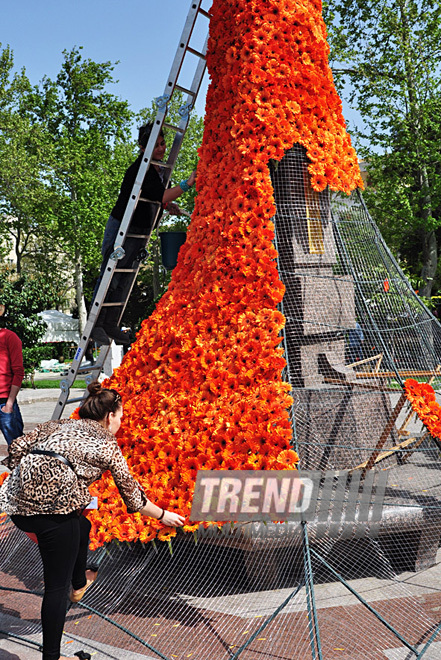 Preparations underway for Flower Holiday in Baku, Azerbaijan, May 09, 2011