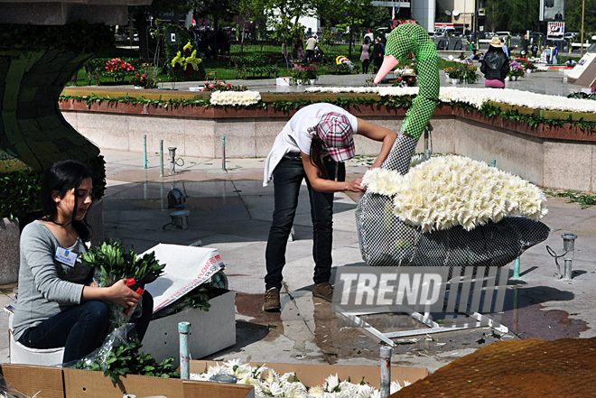 Preparations underway for Flower Holiday in Baku, Azerbaijan, May 09, 2011