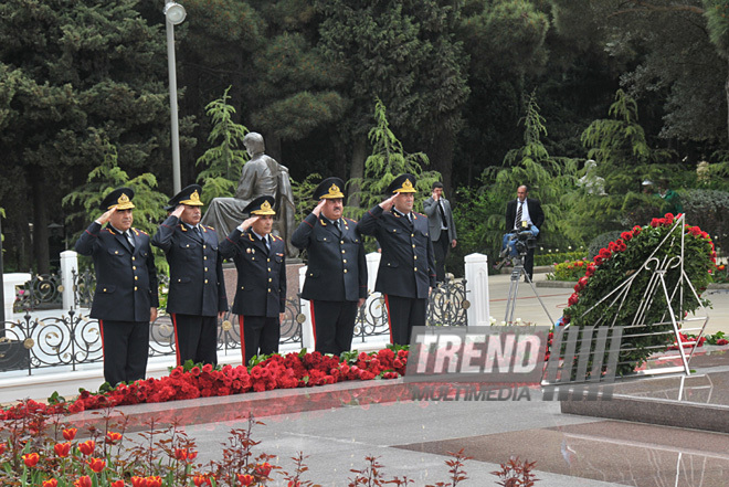 Azerbaijani public commemorates 88th anniversary of National Leader Heydar Aliyev, Baku, Azerbaijan, May 10, 2011