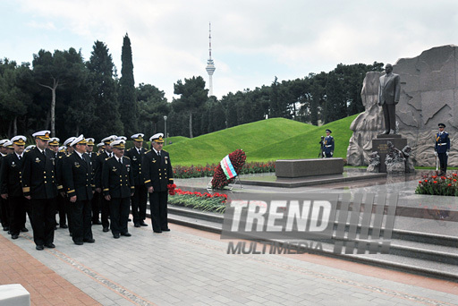 Azerbaijani public commemorates 88th anniversary of National Leader Heydar Aliyev, Baku, Azerbaijan, May 10, 2011