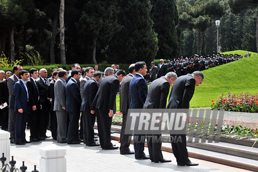 Azerbaijani public commemorates 88th anniversary of National Leader Heydar Aliyev, Baku, Azerbaijan, May 10, 2011