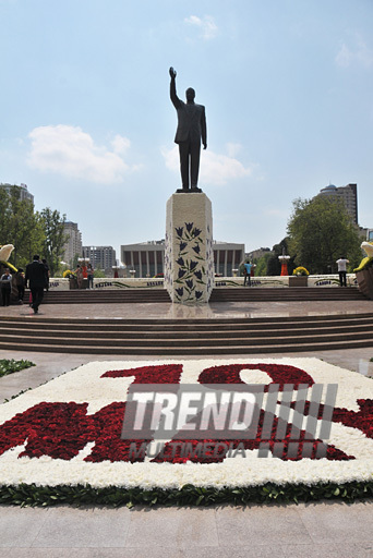 Flower festival in Baku, Azerbaijan, May 10, 2011