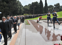 Azerbaijani public commemorates 88th anniversary of National Leader Heydar Aliyev, Baku, Azerbaijan, May 10, 2011