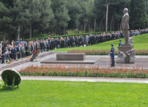 Azerbaijani public commemorates 88th anniversary of National Leader Heydar Aliyev, Baku, Azerbaijan, May 10, 2011