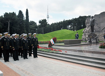 Azerbaijani public commemorates 88th anniversary of National Leader Heydar Aliyev, Baku, Azerbaijan, May 10, 2011