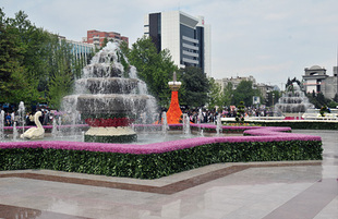 Flower festival in Baku, Azerbaijan, May 10, 2011