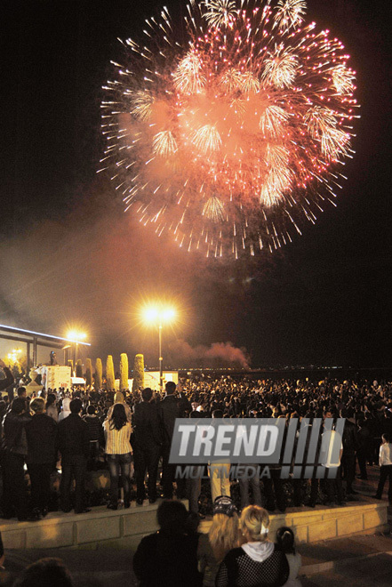 Spectacular fireworks fills Baku sky, Azerbaijan, May 11, 2011 