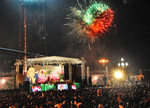 Spectacular fireworks fills Baku sky, Azerbaijan, May 11, 2011 