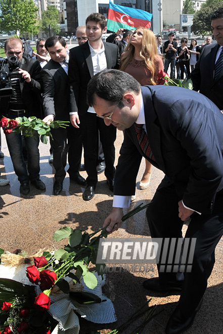 Eurovision-2011 Winners Eldar Gasimov and Nigar Jamal laid flowers at monument to National Leader Heydar Aliyev, Baku, Azerbaijan, May 16, 2011
