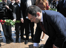 Eurovision-2011 Winners Eldar Gasimov and Nigar Jamal laid flowers at monument to National Leader Heydar Aliyev, Baku, Azerbaijan, May 16, 2011
