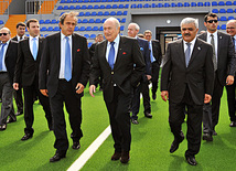 Bakıda FİFA və UEFA prezidentlərinin iştirakı ilə yeni stadionun açılışı olub, FİFA, UEFA və AFFA prezidentləri Yozef Blatter, Mişel Platini və Rövnəq Abdullayev, Bakı, Azərbaycan, 06 iyun 2011