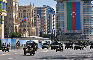 Bakıda Azərbaycan Silahlı Qüvvələri Gününə həsr olumuş hərbi parad keçirilib, 26 iyun 2011