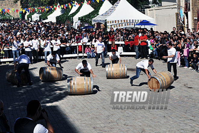 Grape Harvest Festival in ancient part of Baku. Azerbaijan, Okt.02, 2011