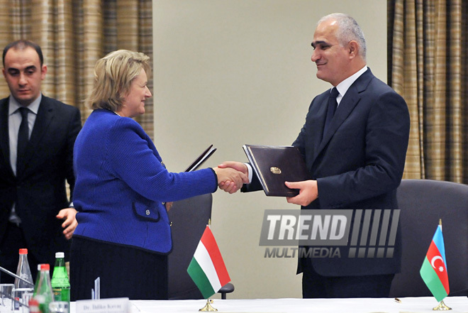 Azerbaijan, Hungary sign documents on economic cooperation. Baku, Azerbaijan, Nov.11, 2011