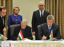 The Azerbaijani State Committee on Standardization, Metrology and Patents and the Hungarian Trade Licensing Office signed a memorandum. State Committee Chairman Ramiz Hasanov, Deputy Director General Peter Pakay. Baku, Azerbaijan, Nov.11, 2011