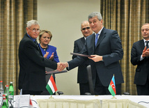 The Azerbaijani State Committee on Standardization, Metrology and Patents and the Hungarian Trade Licensing Office signed a memorandum. State Committee Chairman Ramiz Hasanov, Deputy Director General Peter Pakay. Baku, Azerbaijan, Nov.11, 2011