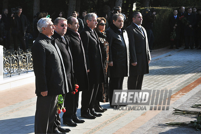 Representatives of ruling New Azerbaijan Party revere national leader Heydar Aliyev's memory. Baku, Azerbaijan, Dec.10, 2011 