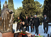 Representatives of ruling New Azerbaijan Party revere national leader Heydar Aliyev's memory. Baku, Azerbaijan, Dec.10, 2011 