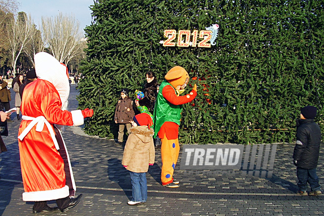 Yeni 2012-ci ilin ilk günləri Bakıda. Azərbaycan, 02 yanvar 2012