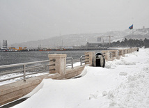 Bakının qar mənzərələri. Azərbaycan, 28 yanvar 2012