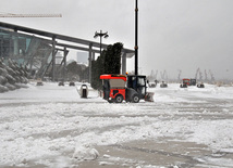 Bakının qar mənzərələri. Azərbaycan, 28 yanvar 2012