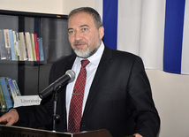 İsrailin xarici işlər naziri Aviqdor Liberman. Bakı, Azərbaycan, 23 aprel 2012