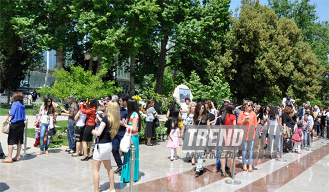 Flower festival in Baku, Azerbaijan, May 10, 2012