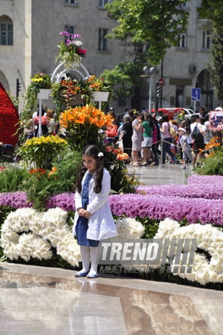 Flower festival in Baku, Azerbaijan, May 10, 2012